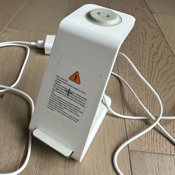 3 in 1 wireless charger - Picture 3 of 3